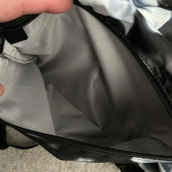 TUMI flower print Luggage Pack, NWOT - Picture 4 of 8